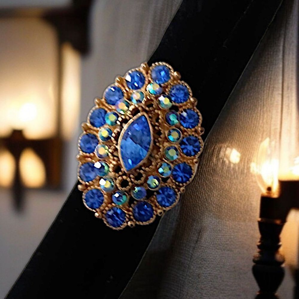 Rhinestone Large Cocktail Ring 6.75 Gold Tone Statement Medieval Mermaid‎ Fairy.